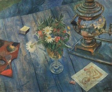 静物 Painting - サモワールのある静物画 1920年 クズマ・ペトロフ・ヴォドキン モダンな装飾